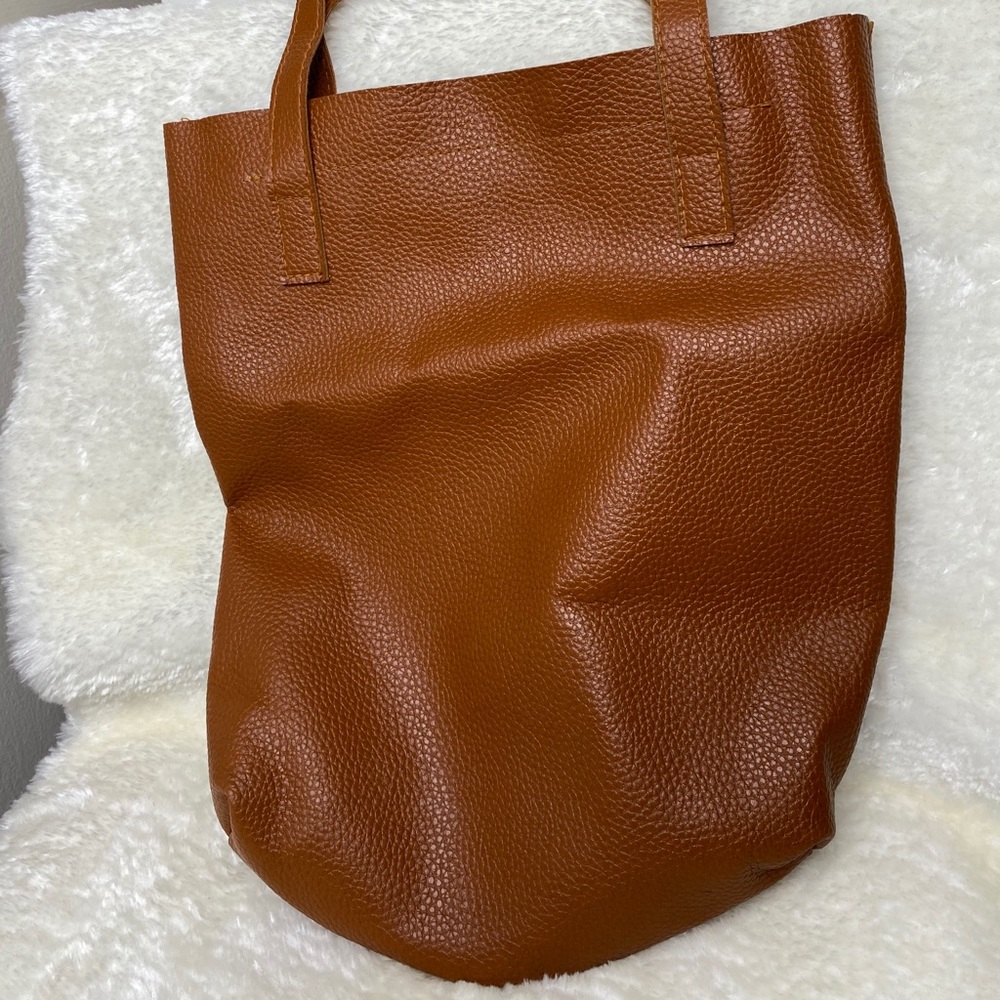 Brown shoulder bag